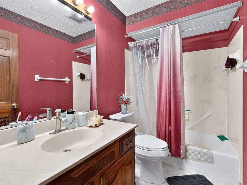 2101 Walnut Hill Park Drive, Columbus, OH 43232 Photo 26