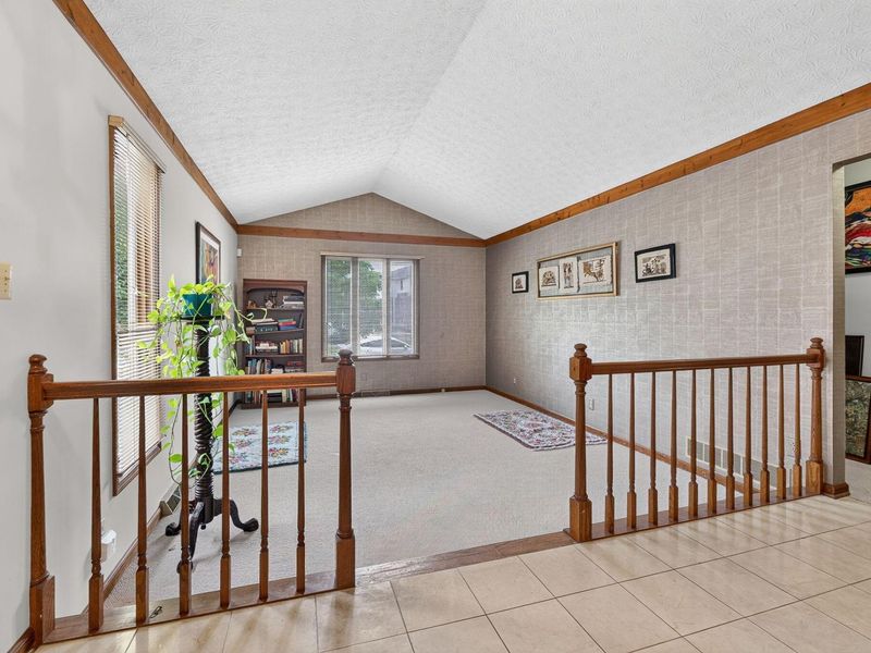 2101 Walnut Hill Park Drive, Columbus, OH 43232 Photo 6