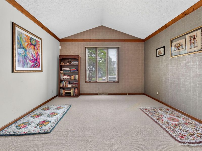 2101 Walnut Hill Park Drive, Columbus, OH 43232 Photo 7