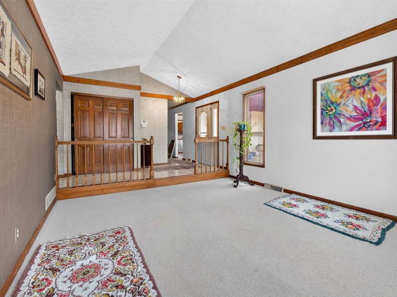 2101 Walnut Hill Park Drive, Columbus, OH 43232 Photo 8