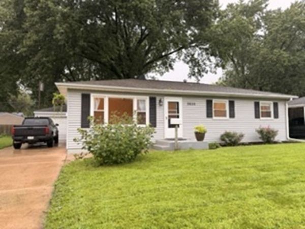 2630 Crestview Drive , Bettendorf, IA 52722
