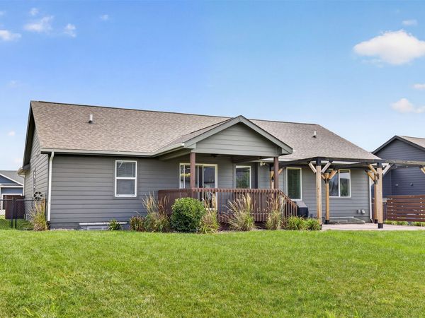 1215 Warrior Run Drive, Norwalk, IA 50211