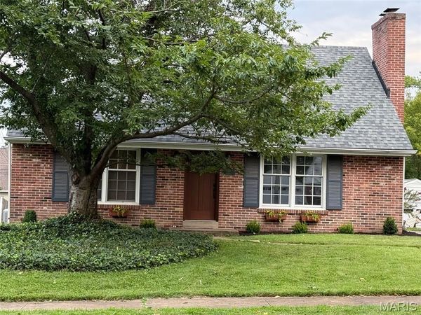 729 Chippendale Court, Kirkwood, MO 63122