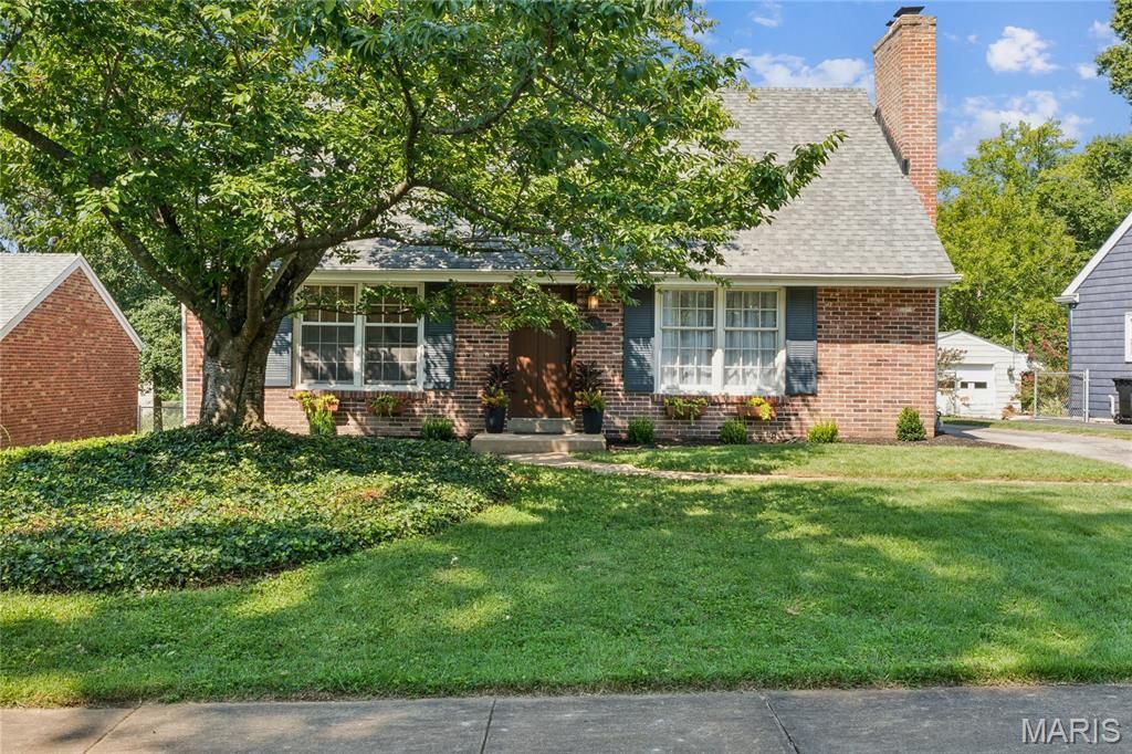 729 Chippendale Court, Kirkwood, MO 63122 Main Photo