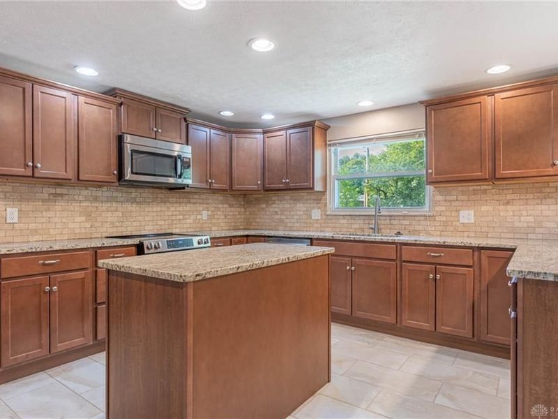 2854 Kemp Road, Beavercreek, OH 45431 Photo 9