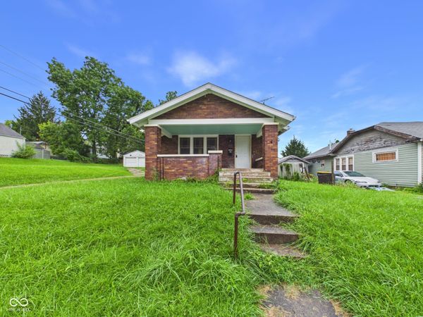 915 Arrow Avenue, Anderson, IN 46016