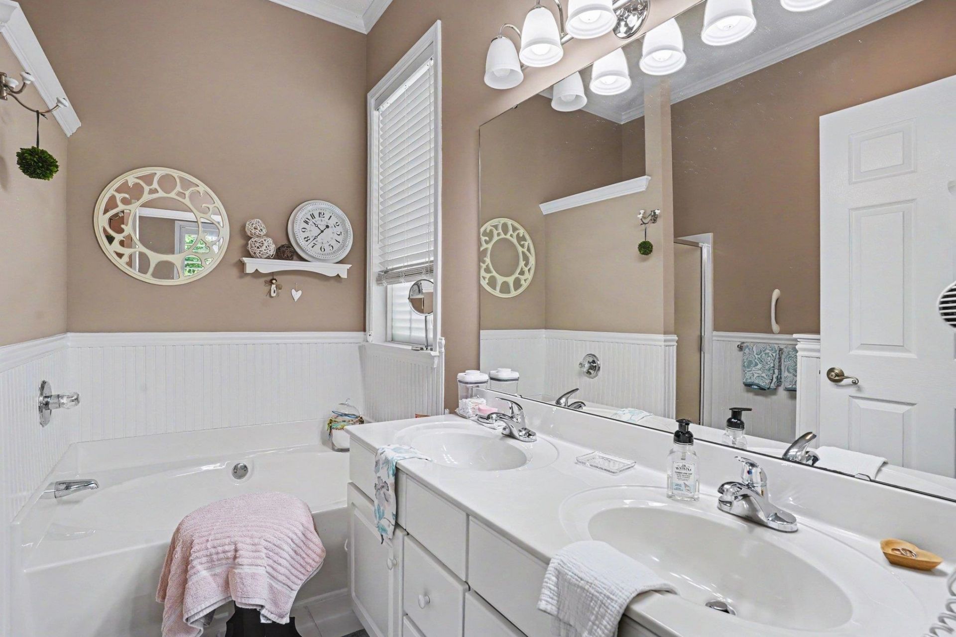 4345 Oakwood Circle Photo 24