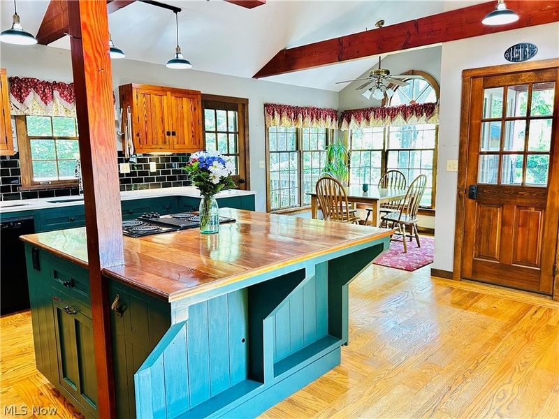 1572 Wall Road, Wadsworth, OH 44281 Photo 5