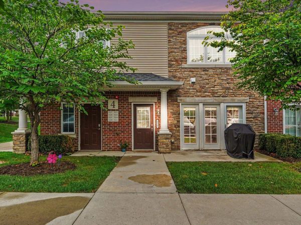5527 Arbor Chase Drive, Ann Arbor, MI 48103