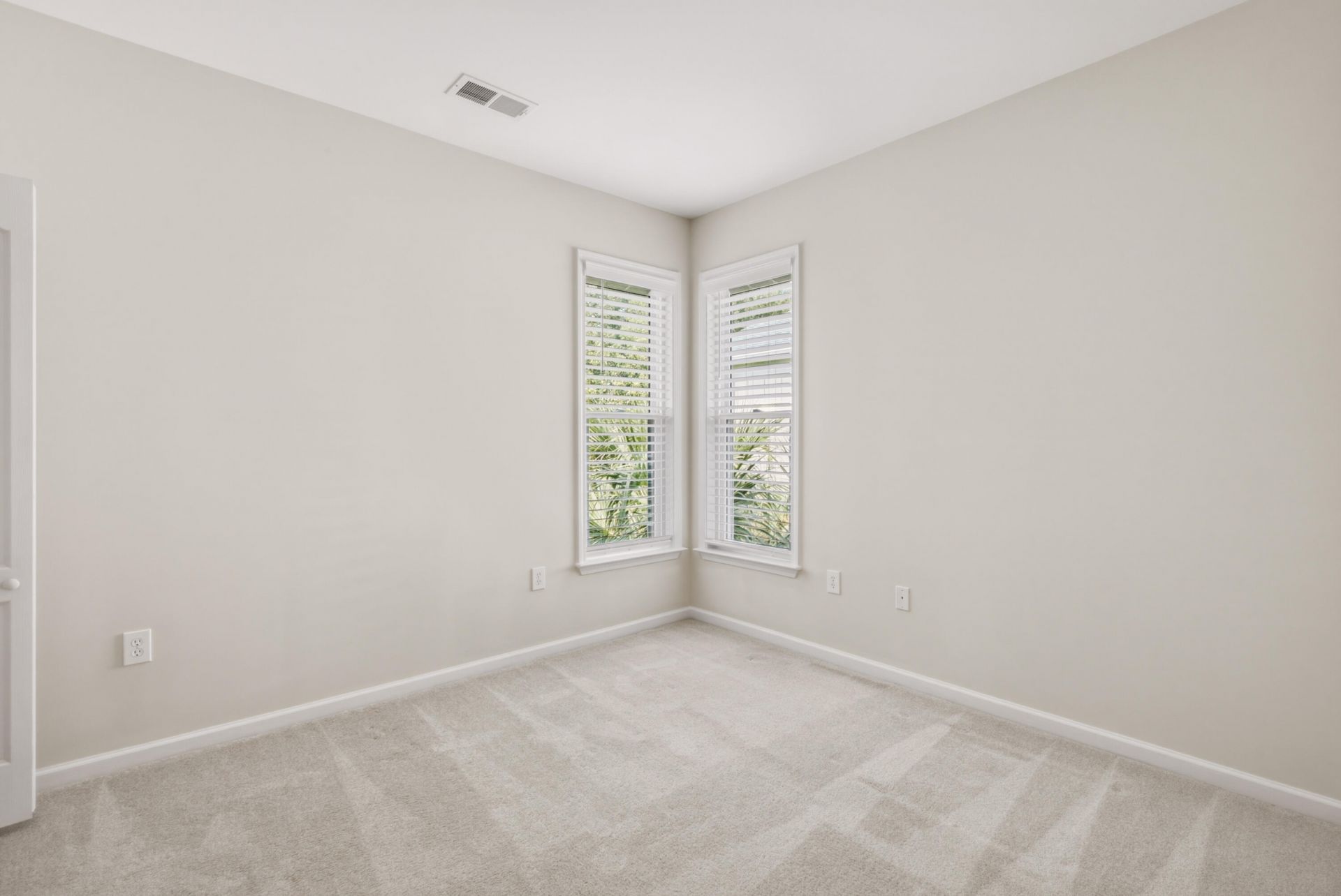 2534 Egret Crest Lane Photo 8