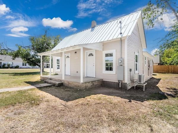 906 S Walnut, Brady, TX 76825