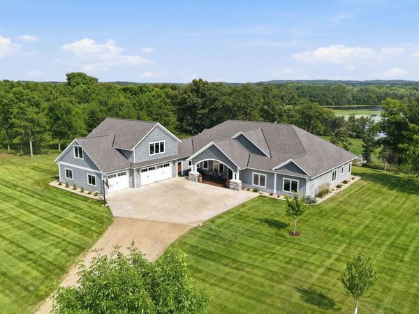 8382 198th Avenue NE, New London, MN 56273
