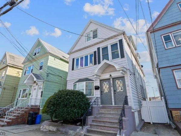 84 W 3Rd St, Bayonne, NJ 07002