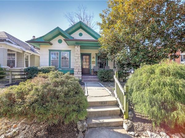 829 W 40 Street, Kansas City, MO 64111