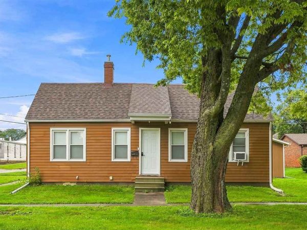 303 Stuart st, Sigourney, IA 52591