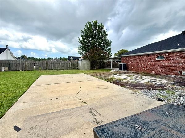 2901 MEADOW Drive , Violet, LA 70092