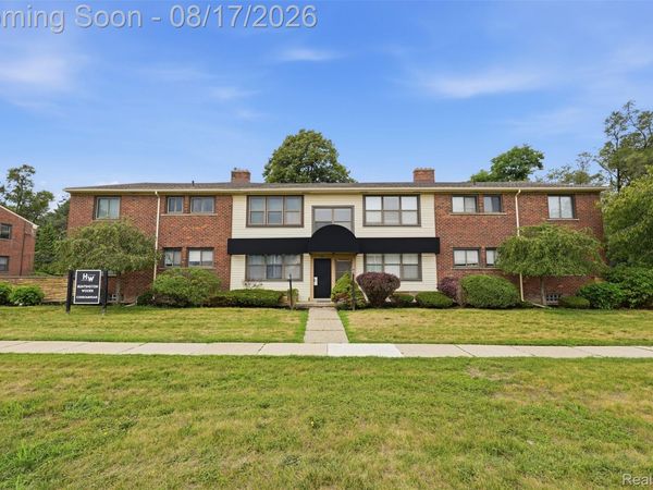 25863 Woodward Avenue, Unit 103, Royal Oak, Mi 48067