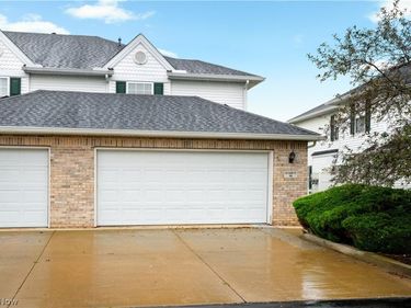 132 Sand Court, Unit 6, Fairlawn, OH 44333