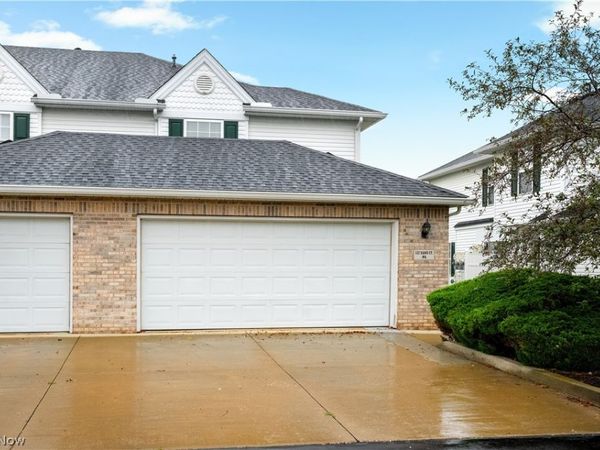 132 Sand Court, Unit 6, Fairlawn, OH 44333