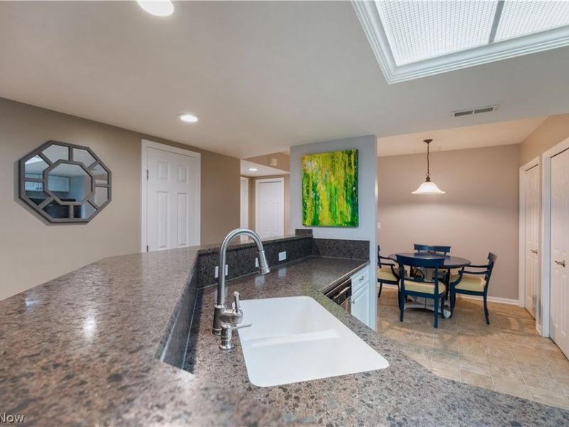 132 Sand Court, Unit 6, Fairlawn, OH 44333 Photo 11