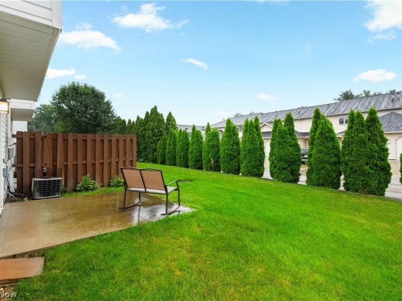 132 Sand Court, Unit 6, Fairlawn, OH 44333 Photo 3
