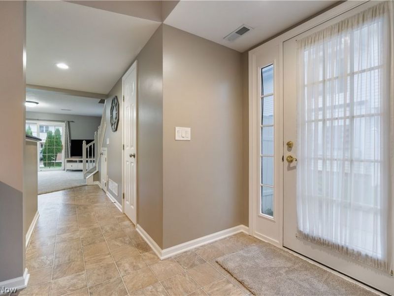 132 Sand Court, Unit 6, Fairlawn, OH 44333 Photo 5