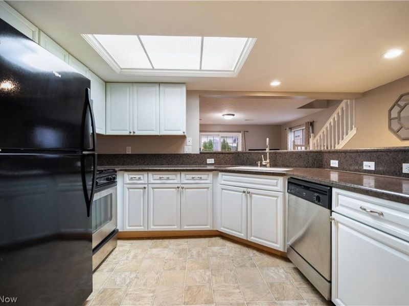 132 Sand Court, Unit 6, Fairlawn, OH 44333 Photo 8