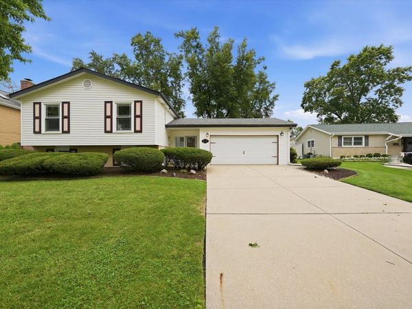 1025 Belair Drive , Darien, IL 60561