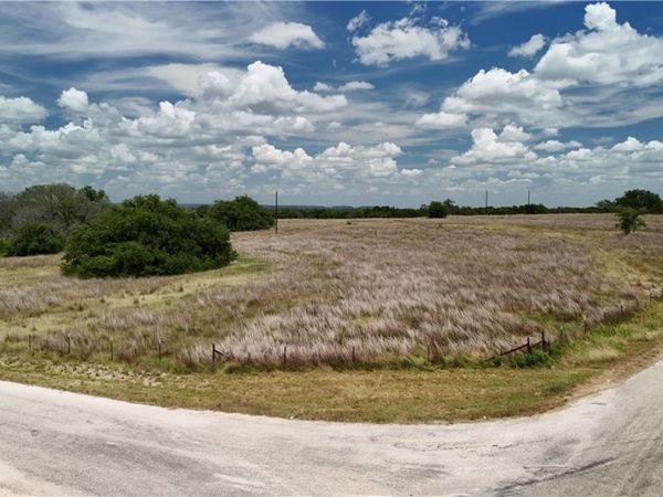 266 Miller Creek Bluff, Briggs, TX 78608
