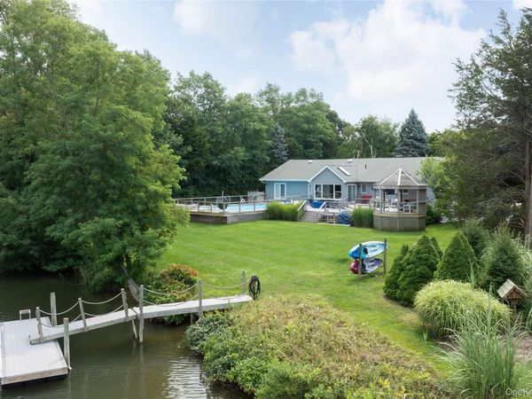 225 Lakeside Drive S, Southold, NY 11971