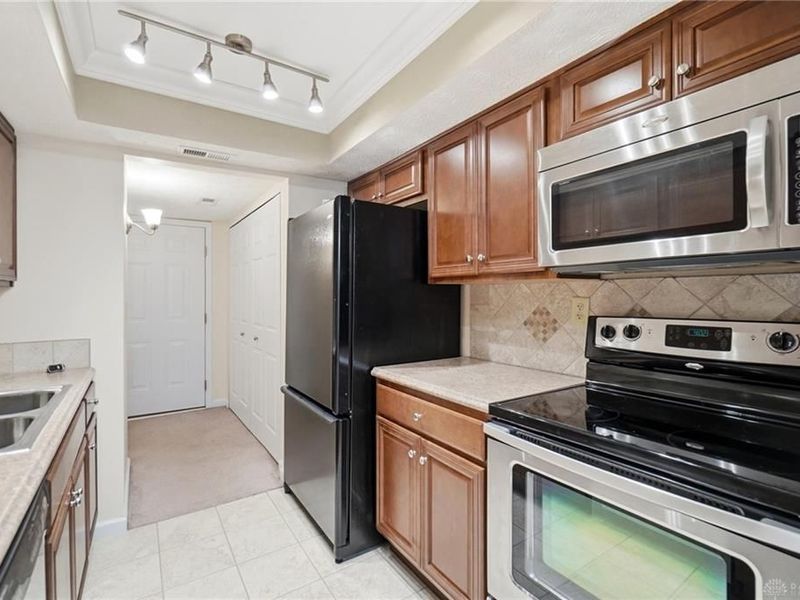 1334 Black Forest Drive, Unit B, West Carrollton, OH 45449 Photo 12
