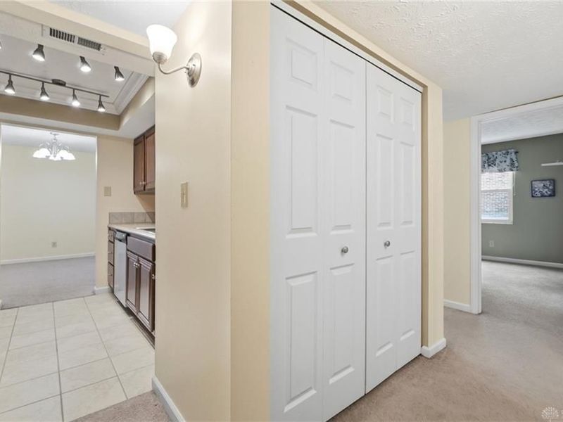 1334 Black Forest Drive, Unit B, West Carrollton, OH 45449 Photo 5