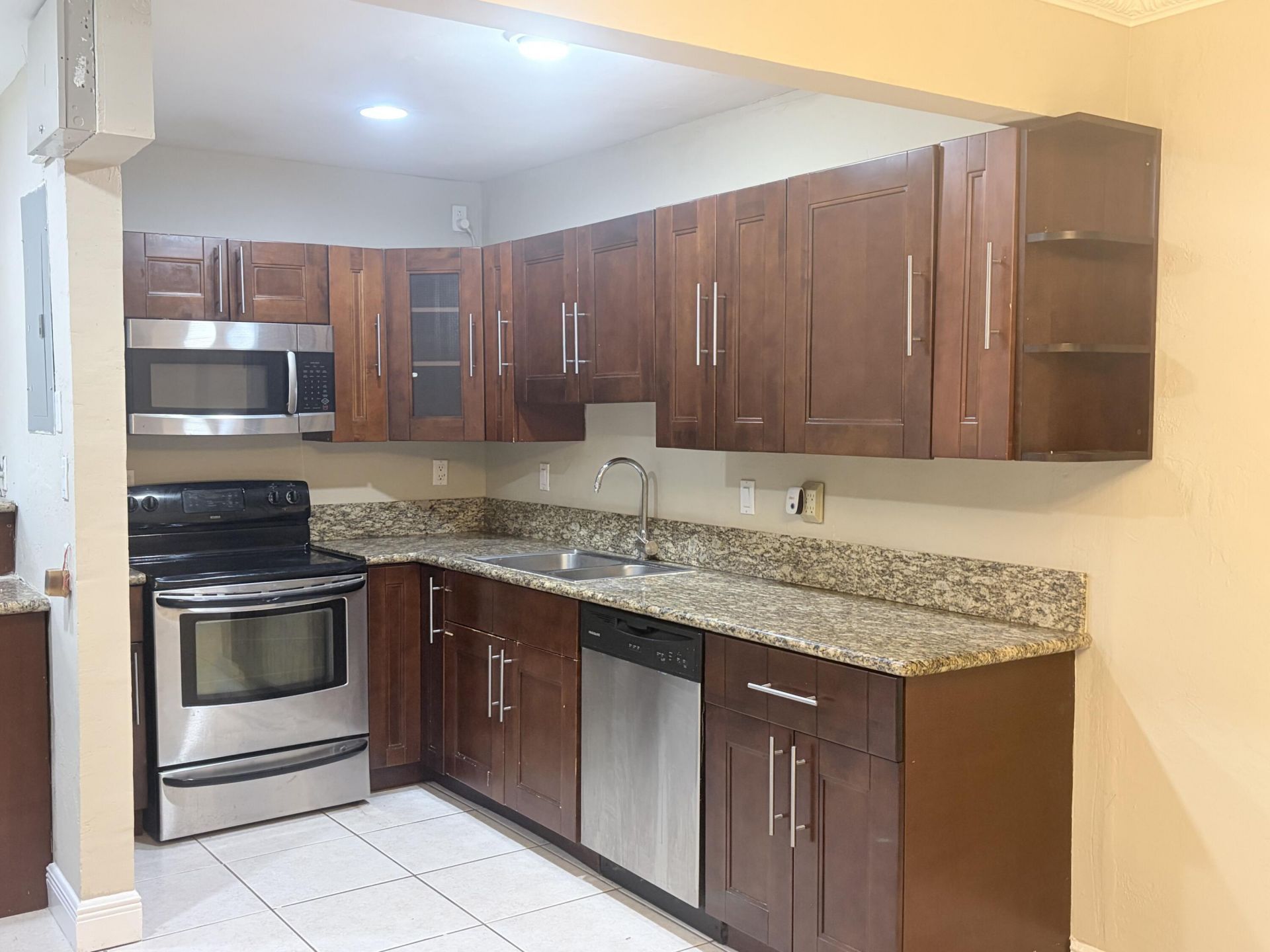 7302 Westwood Drive, Tamarac, FL 33321 Photo