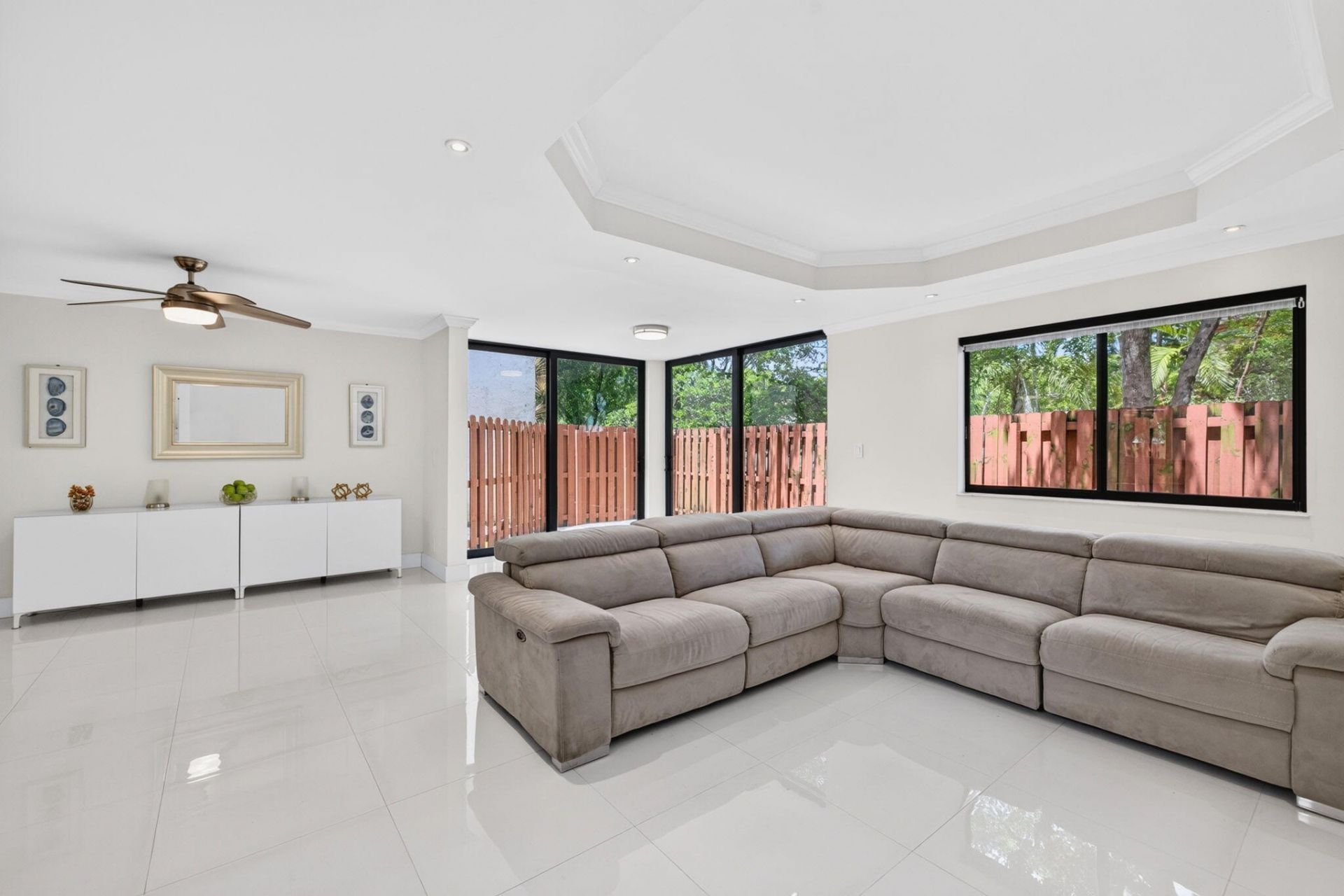 343 Ives Dairy Road, Unit 343-06, Miami, FL 33179 Photo