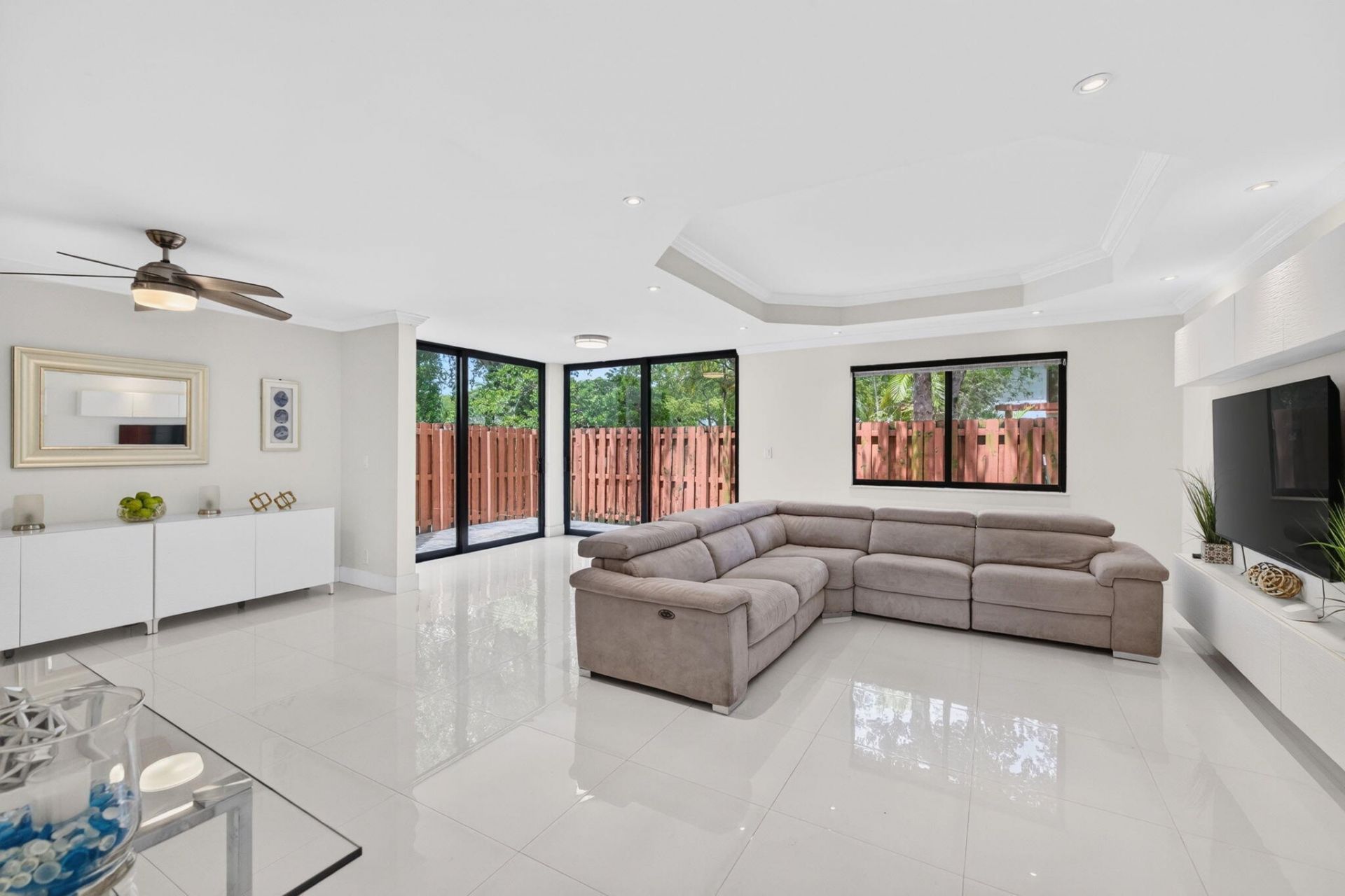 343 Ives Dairy Road, Unit 343-06, Miami, FL 33179 Photo