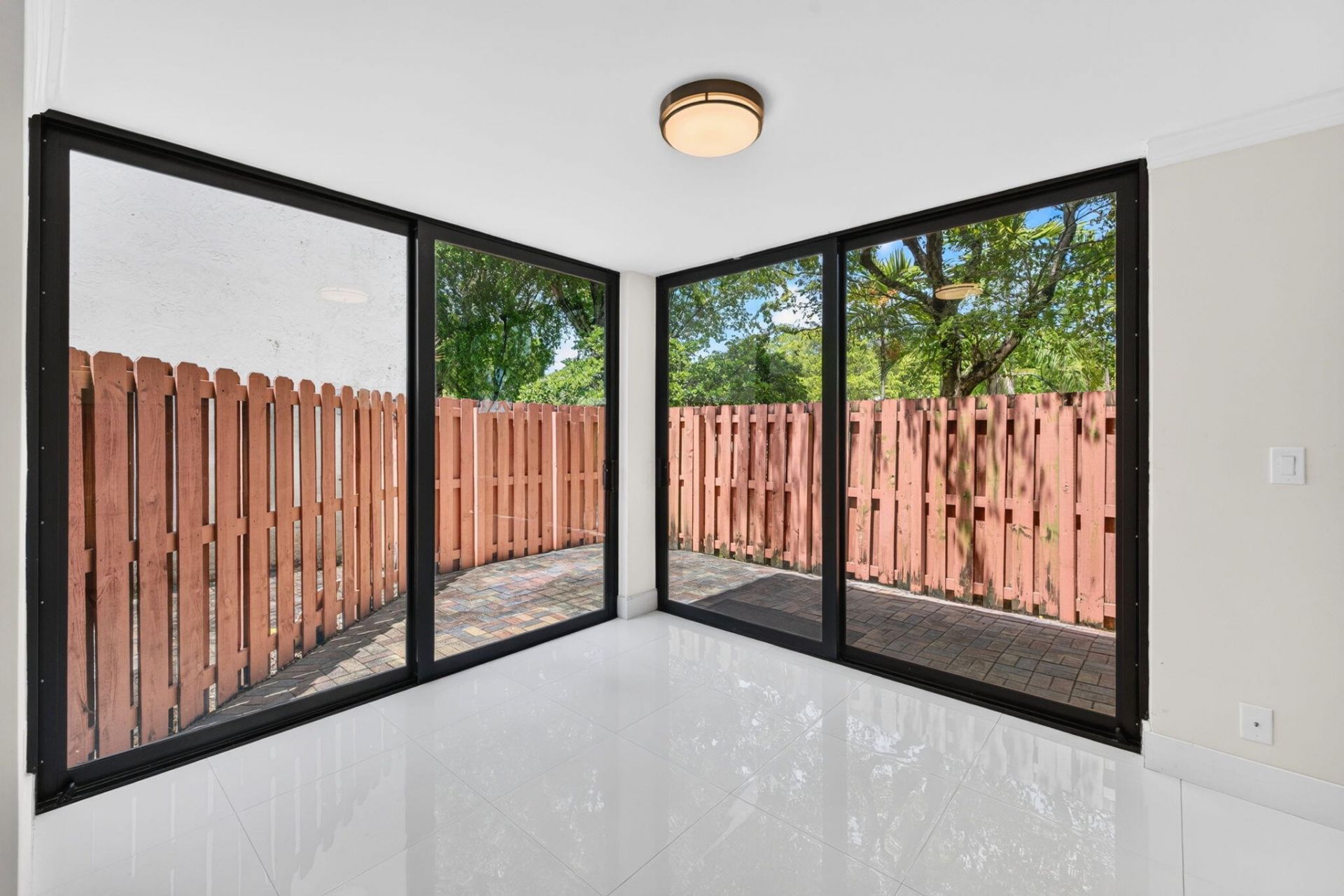 343 Ives Dairy Road, Unit 343-06, Miami, FL 33179 Photo