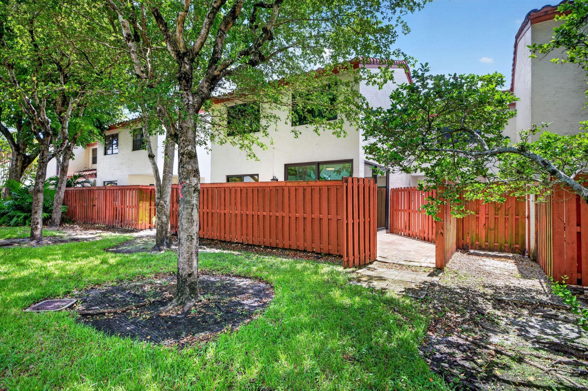 343 Ives Dairy Road, Unit 343-06, Miami, FL 33179 Photo