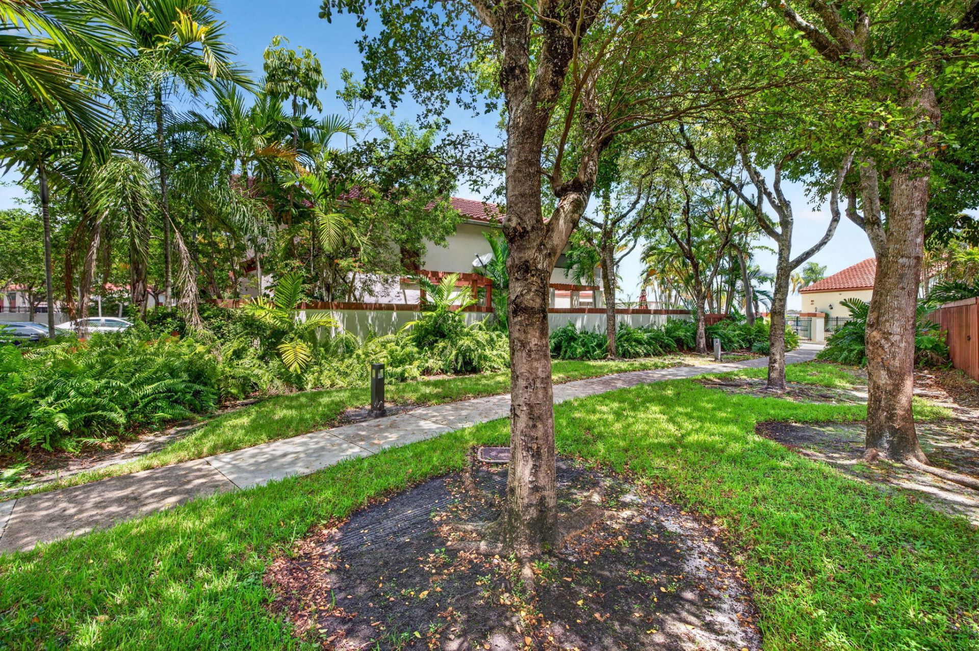343 Ives Dairy Road, Unit 343-06, Miami, FL 33179 Photo