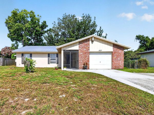 1650 SE Memorial Street, Port St. Lucie, FL 34983