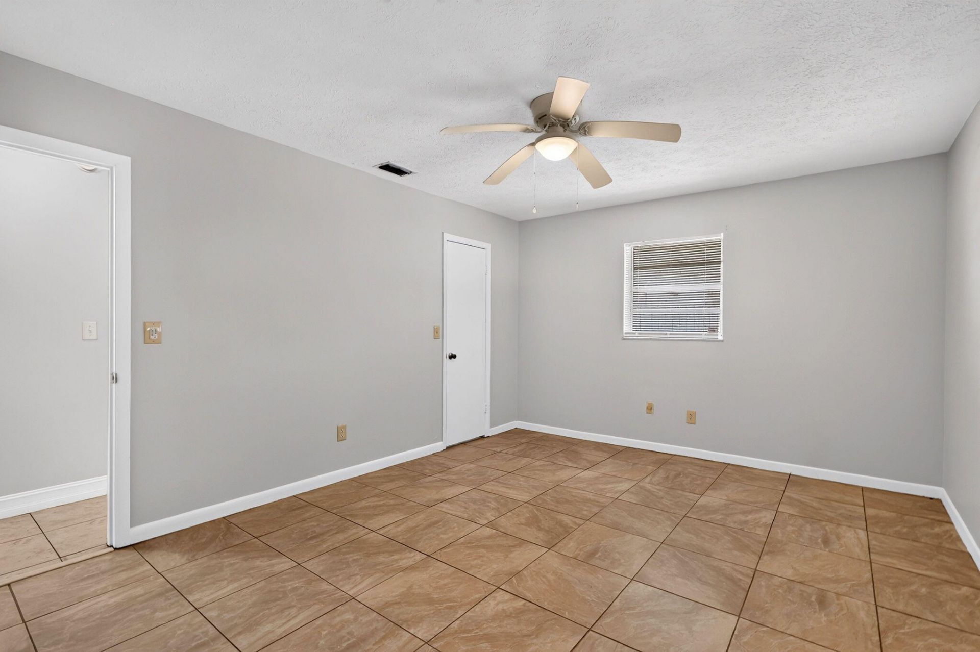 1650 SE Memorial Street, Port Saint Lucie, FL 34983 Photo