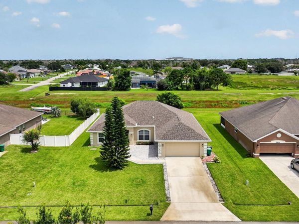 5852 NW Ethel Court, Port St. Lucie, FL 34986
