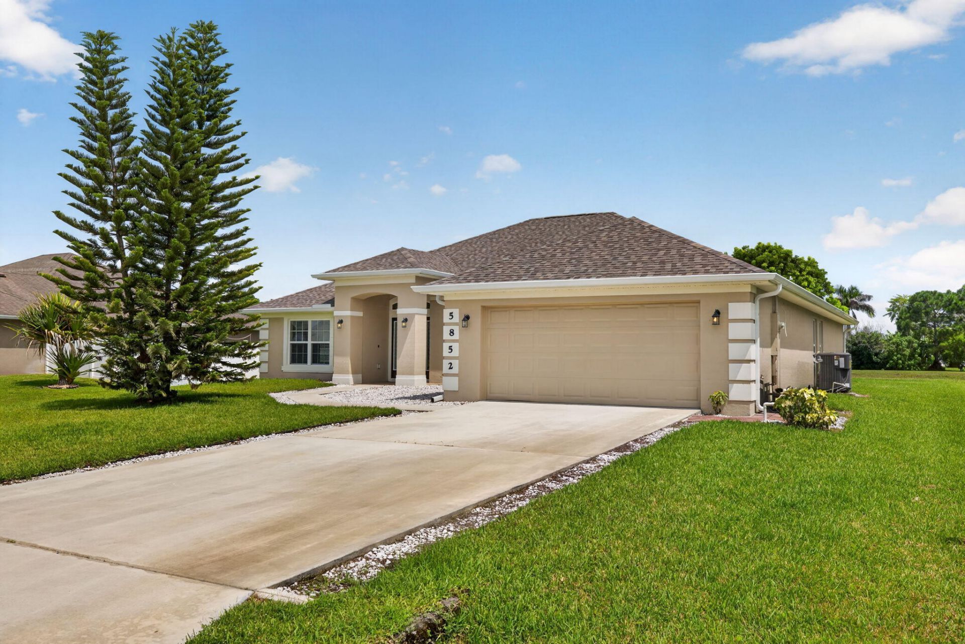 5852 NW Ethel Court, Port Saint Lucie, FL 34986 Photo
