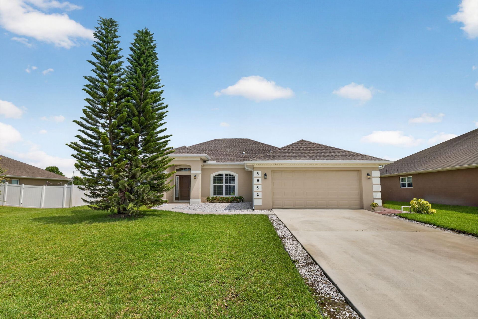 5852 NW Ethel Court, Port Saint Lucie, FL 34986 Photo