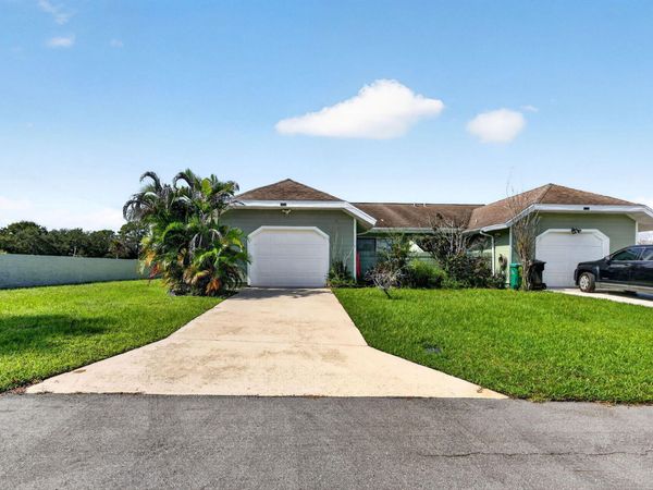 1713 SE Ryecroft Court, Port St. Lucie, FL 34952