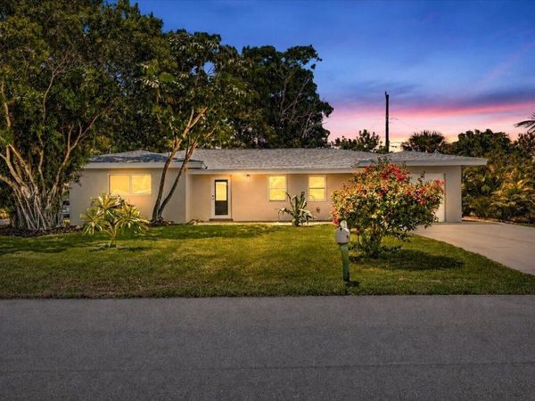 902 GARNETT Street, Lantana, FL 33462