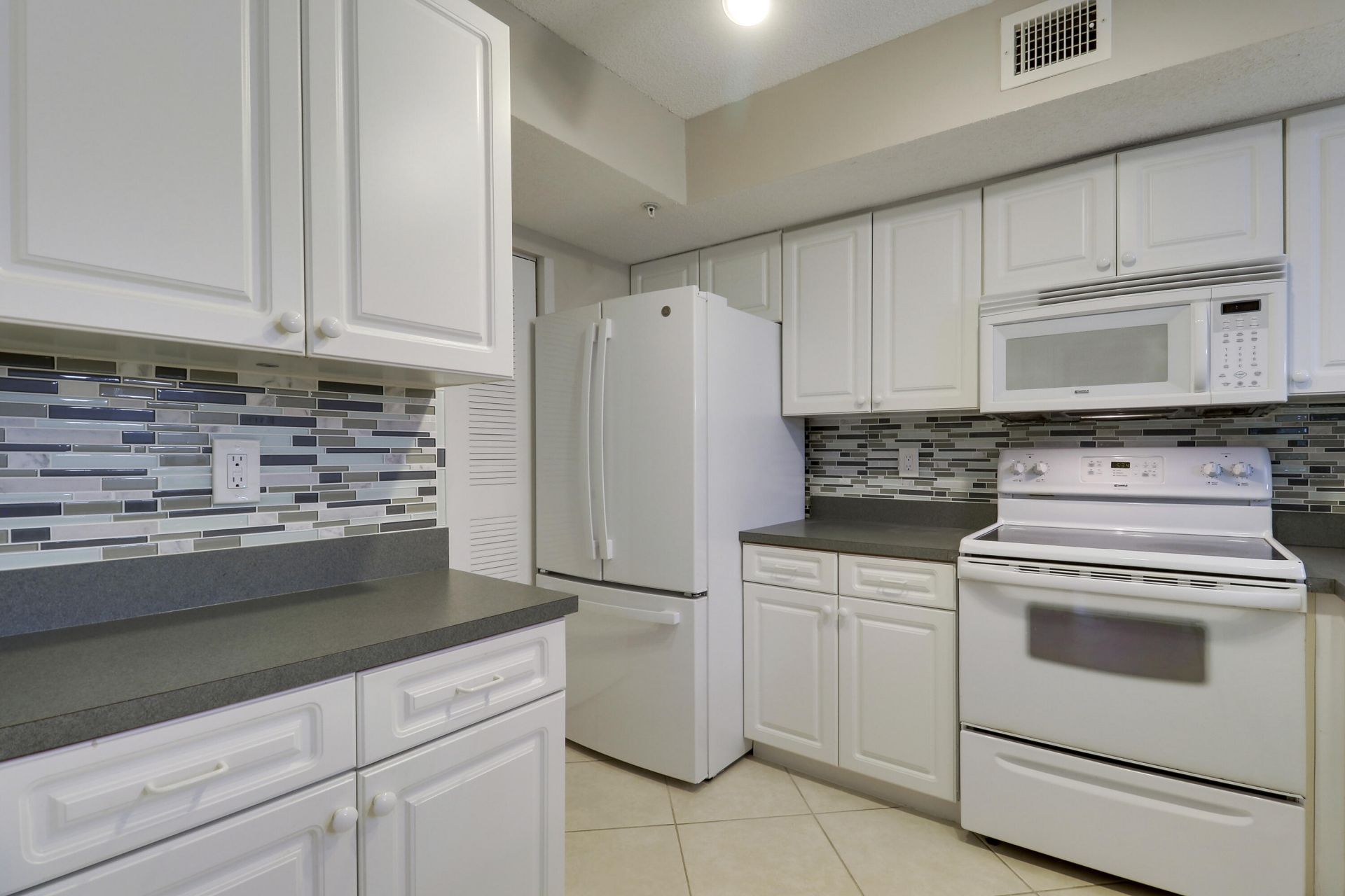 236 Village Boulevard, Unit 1106, Tequesta, FL 33469 Photo