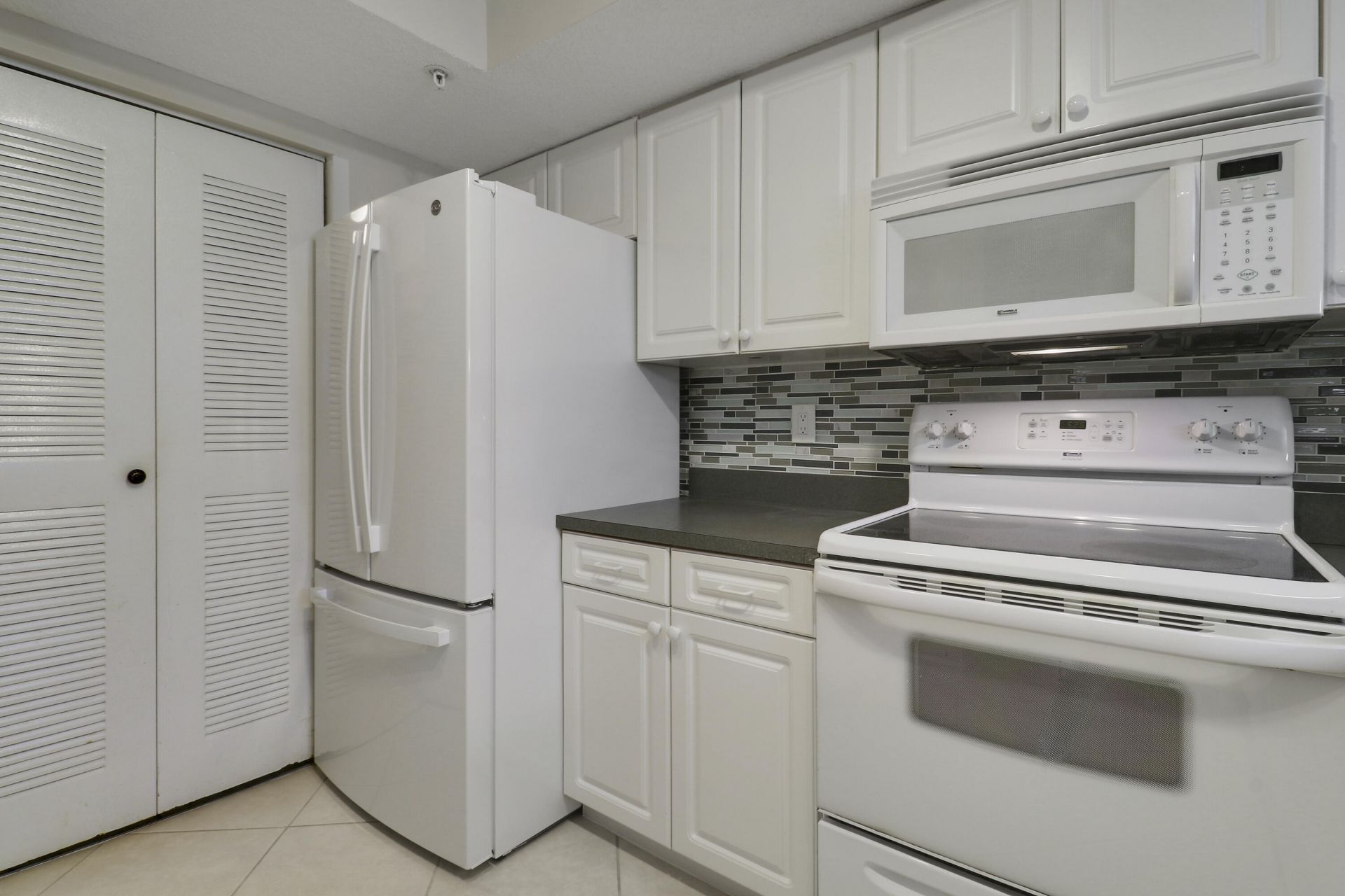 236 Village Boulevard, Unit 1106, Tequesta, FL 33469 Photo