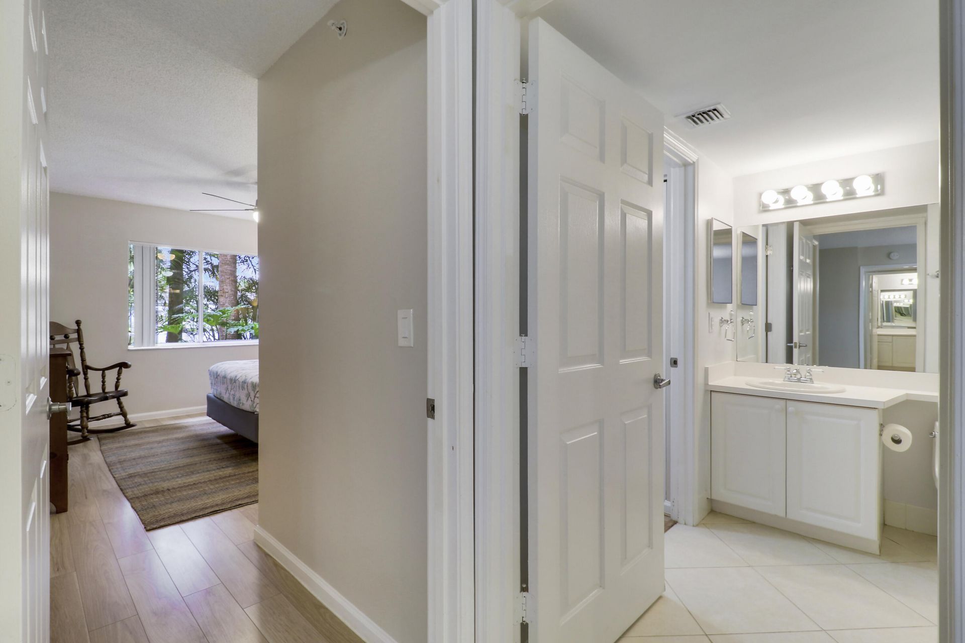 236 Village Boulevard, Unit 1106, Tequesta, FL 33469 Photo