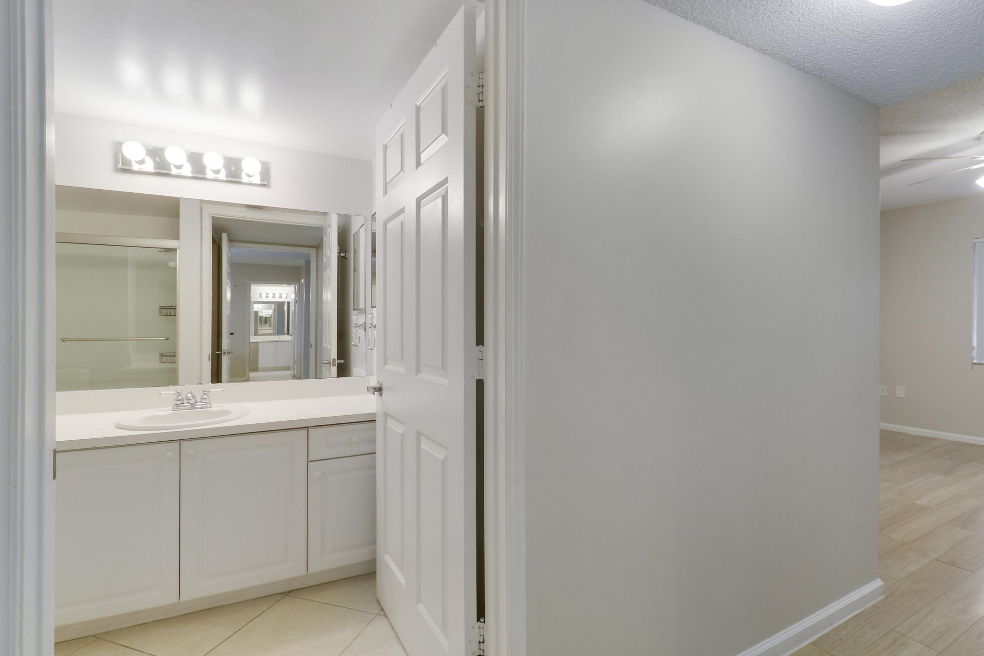 236 Village Boulevard, Unit 1106, Tequesta, FL 33469 Photo