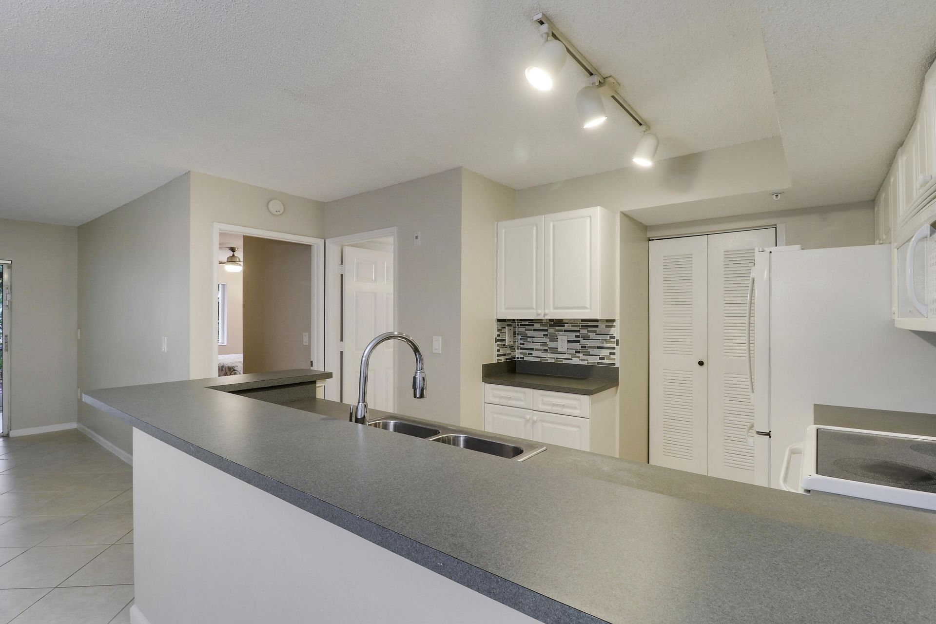 236 Village Boulevard, Unit 1106, Tequesta, FL 33469 Photo